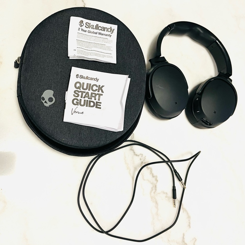 Skull Candy wireless headphones